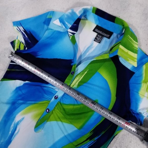 Frank Lyman Tropical Vibrant Button-up Golf Top - Picture 6 of 6